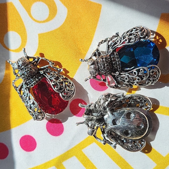 🪰 Brand new XL fly brooch - Picture 6 of 13